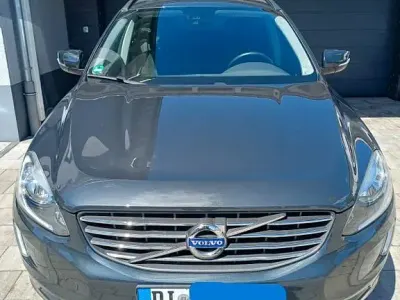 Gebraucht Volvo XC60 Momentum 190 PS (139 kW) 2016 Schwarz SUV
