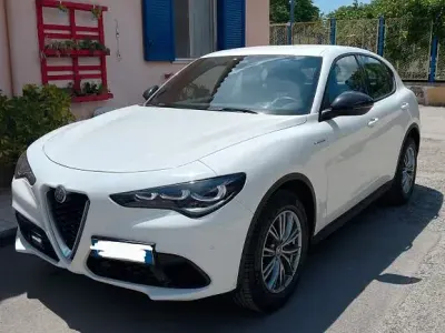Gebraucht Alfa Romeo Stelvio Veloce 209 PS (153 kW) 2023 Weiß SUV