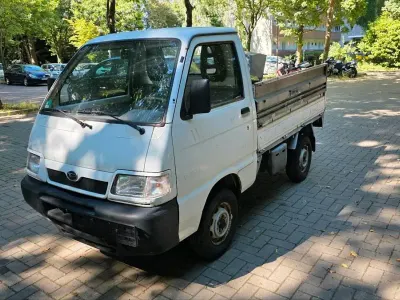 Gebraucht Daihatsu Hijet 65 PS (47 kW) 1998 Weiß Van / Kleinbus