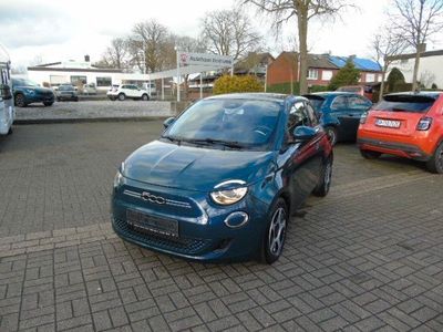 Gebraucht Fiat 500e Action 69 kW (95 PS) 2022 Grün Kleinwagen