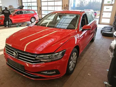 Gebraucht VW Passat Business 122 PS (89 kW) 2023 Tornadorot Kombi