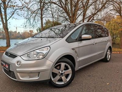 Silber Gebraucht 2009 Ford S-MAX Titanium Van / Kleinbus | 5.999 € (Teuer)
