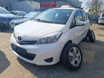 Gebraucht Toyota Yaris Cool 90 PS (66 kW) 2012 Weiß Kleinwagen