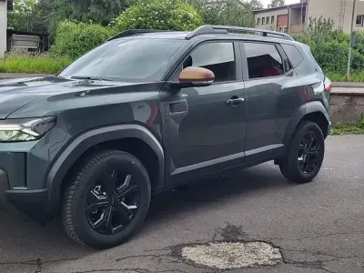 Neu Dacia Duster Extreme 154 PS (113 kW) 2026 Grün SUV