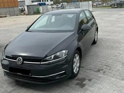 Gebraucht VW Golf VII Comfortline 116 PS (85 kW) 2018 Grau Limousine