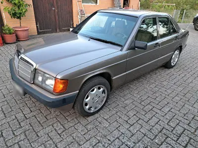 Gebraucht Mercedes 190 82 PS (60 kW) 1992 Braun Limousine