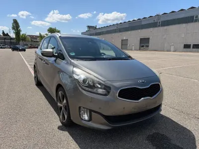 Gebraucht Kia Carens Spirit 136 PS (100 kW) 2014 Silber Van / Kleinbus