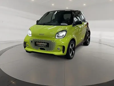 Gebraucht Smart ForTwo Electric Drive Passion 60 kW (82 PS) 2024 Bodypanels in lime green Coupé