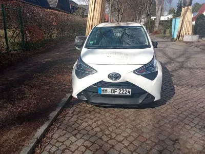 Gebraucht Toyota Aygo Edition-S 69 PS (50 kW) 2019 Weiß Kleinwagen