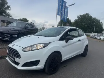 Gebraucht Ford Fiesta Trend 60 PS (44 kW) 2016 Weiß Kleinwagen