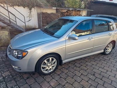 Gebraucht Kia Cerato LX 105 PS (77 kW) 2006 Silber Limousine