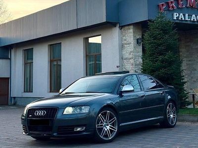 Audi S8