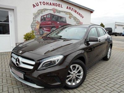 Gebraucht Mercedes GLA200 136 PS (100 kW) 2014 Orientbraun metallic SUV