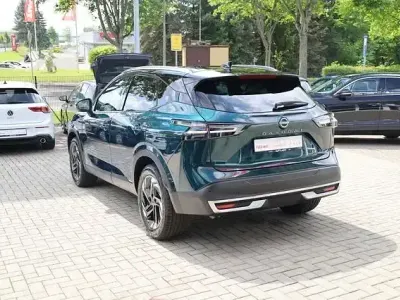 Neu Nissan Qashqai N-Connecta 140 PS (102 kW) 2026 Grün SUV