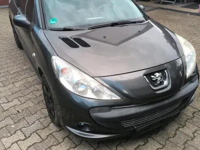 Gebraucht Peugeot 206+ 68 PS (50 kW) 2012 Kleinwagen