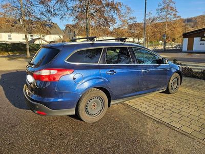 Gebraucht Ford Focus Titanium 125 PS (91 kW) 2013 Blau Kombi
