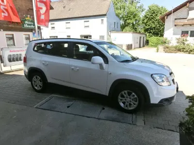 Gebraucht Chevrolet Orlando LT 163 PS (119 kW) 2012 Schneeweiss/summitwhite/arctic Van / Kleinbus