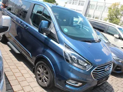 Gebraucht Ford Transit Titanium 170 PS (125 kW) 2022 Blau Van