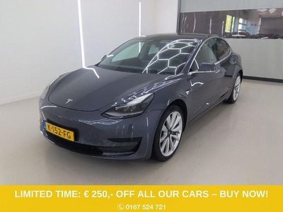 Grau Gebraucht 2020 Tesla Model 3 Standard Range Limousine | 18.900 € (Guter Preis)
