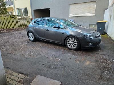 Gebraucht Opel Astra Cosmo 179 PS (131 kW) 2010 Grau Limousine