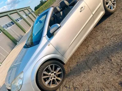 Gebraucht Opel Astra 140 PS (102 kW) 2007 Silber Cabrio