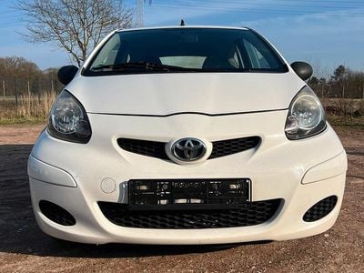 Usata Toyota Aygo 68 CV (50 kW) 2009 Bianco Utilitaria