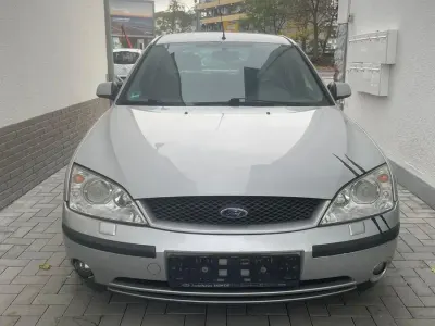 Używany Ford Mondeo 125 KM (91 kW) 2001 Srebrny Sedan/Limuzyna