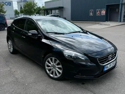 Gebraucht Volvo V40 136 PS (100 kW) 2014 Schwarz Limousine