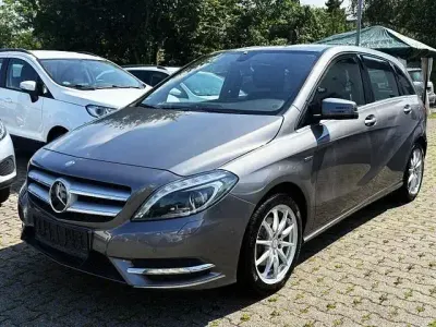 Gebraucht Mercedes B200 AMG Edition 1 156 PS (114 kW) 2012 Andere Kleinwagen