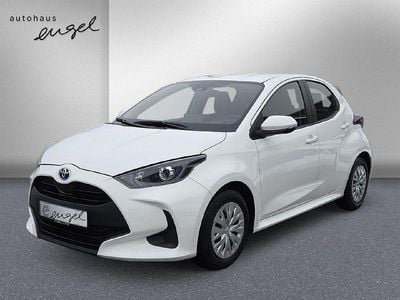 Gebraucht Toyota Yaris Hybrid Business Edition 92 PS (67 kW) 2022 Weiß Limousine
