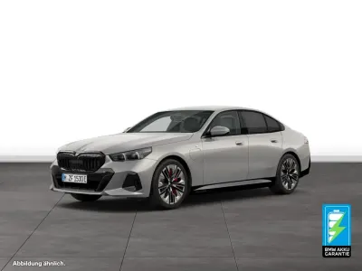 Gebraucht BMW 550e M Sport 489 PS (359 kW) 2025 Grau Limousine