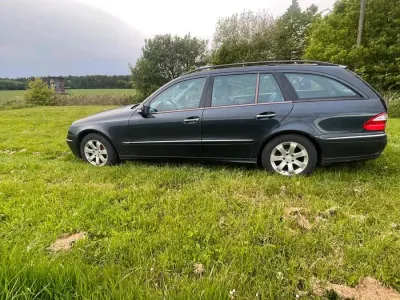 Gebraucht Mercedes E280 177 PS (130 kW) 2004 Blau Kombi