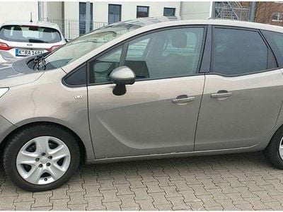 Usata Opel Meriva Design Edition 101 CV (74 kW) 2010 Marrone Monovolume