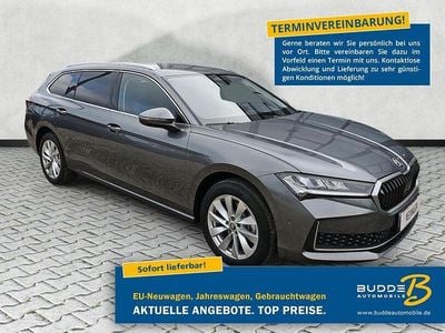 Neu Skoda Superb Selection 150 PS (110 kW) 2025 Graphitegrau metallic Kombi