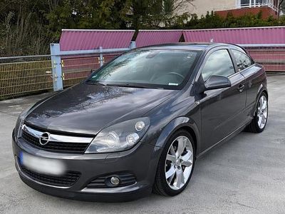 Usata Opel Astra GTC 116 CV (85 kW) 2009 Grigio Coupé
