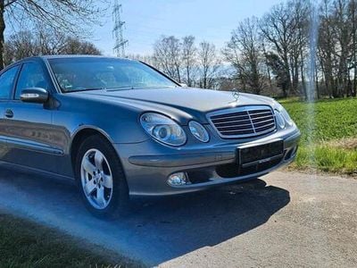 Mercedes E200