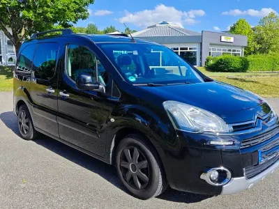 Gebraucht Citroën Berlingo SELECTION 92 PS (67 kW) 2015 Schwarz Van / Kleinbus