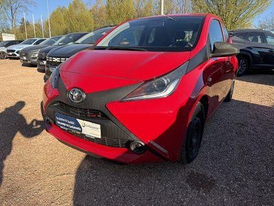 Gebraucht Toyota Aygo 69 PS (50 kW) 2018 Vulcanorot Kleinwagen