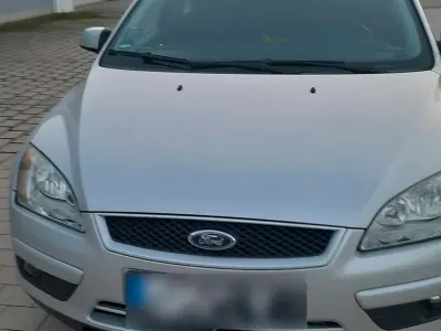 Gebraucht Ford Focus 105 PS (77 kW) 2007 Grau Kombi