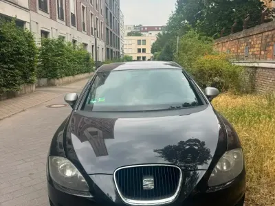 Gebraucht Seat Leon 105 PS (77 kW) 2011 Schwarz Kleinwagen