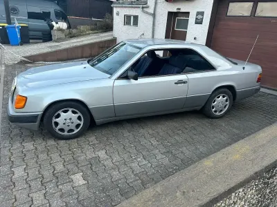 Gebraucht Mercedes 300 179 PS (131 kW) 1988 Silber Coupé