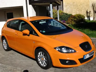 Usata Seat Leon Style 125 CV (91 kW) 2010 Arancione Utilitaria