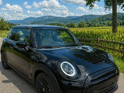 Usata Mini Cooper SE 135 kW (184 CV) 2022 Nero Utilitaria