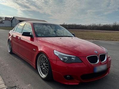 Gebraucht BMW 520 170 PS (125 kW) 2004 Rot Limousine