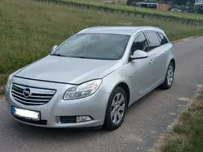 Gebraucht Opel Insignia 160 PS (117 kW) 2011 Silber Kombi