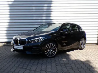 Gebraucht BMW 118 Sport Line 136 PS (100 kW) 2023 Schwarz Kleinwagen