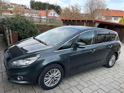 Gebraucht Ford S-MAX Titanium 160 PS (117 kW) 2016 Grün Van / Kleinbus