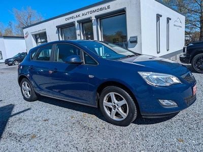 Usata Opel Astra Design Edition 87 CV (63 kW) 2012 Blu Berlina