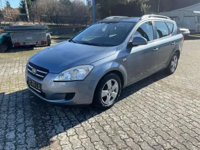 Gebraucht Kia Ceed Sportswagon EX 109 PS (80 kW) 2009 Blau Kombi