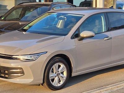 Gebraucht VW Golf VIII Life 116 PS (85 kW) 2024 Grau Limousine